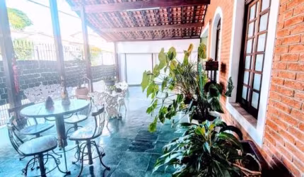 Casa à venda no Bosque dos Eucaliptos