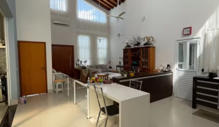 Casa térrea 03 suítes em Condomínio Jd. dos Ipês