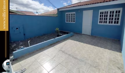 Casa com 3 quartos para alugar na Rua Varsóvia, 63, Rio Verde, Colombo, 65 m2 por R$ 1.504
