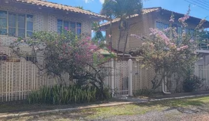 Casa à venda em Condôminio