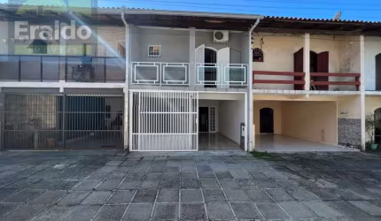 Sobrado em Bom Retiro - Matinhos, PR