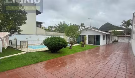 Casa em Balneário Caiobá - Matinhos, PR