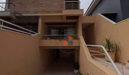 Sobrado com 3 vagas, 3 dormitórios sendo 2 suítes. Ao lado do parque Villa lobos!