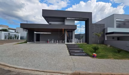 Casa Alto Padrão com 4 suítes no condomínio Ipês Amarelos