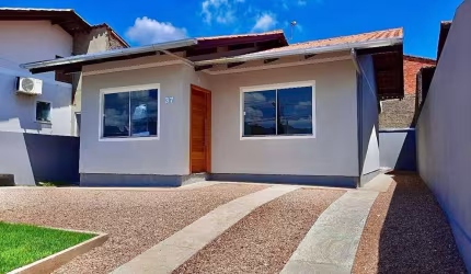 Casa com 2 quartos à venda na Rua Rubia Simão, 37, Estrada das Areias, Indaial, 72 m2 por R$ 350.000