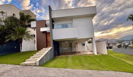 Casa em condomínio fechado com 3 quartos à venda na Rua Pau Brasil, 116, Itoupava Central, Blumenau por R$ 1.700.000