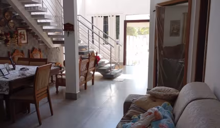 BELO SOBRADO 4 QUARTOS