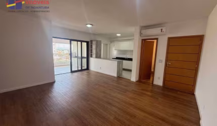 Apartamento amplo com 104m² de área útil, localização privilegiada, área de lazer completa.