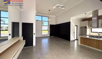 Casa Nova, alto padrão em Condomínio Fechado, 03 suítes e piscina