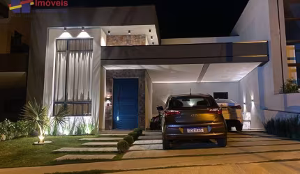 Cassa Térrea em Condomínio Fechado, 03 suítes, Planejados em todos os Ambientes, área de lazer e portaria 24hs.