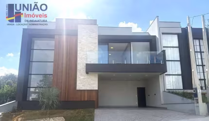 Belíssimo Sobrado de Alto Padrão, Condomínio Fechado, 04 suítes, piscina e área gourmet.