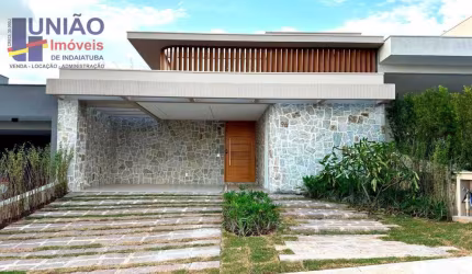 Casa Nova em condomínio Fechado, projeto diferenciado, 03 suítes, piscina