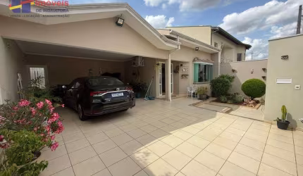 Casa Térrea em bairro aberto de alto padrão, próximo ao Parque Ecológico, 03 suítes, sala ampla, 04 vagas de garagem.