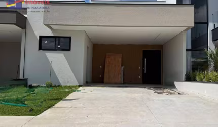Casa Nova em Condomínio Fechado, rica em armários, 03 dormitórios (sendo 01 suíte), área de lazer completa.