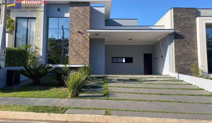 Casa em condomínio fechado, 03 suítes, área gourmet, área de lazer e portaria 24hs.
