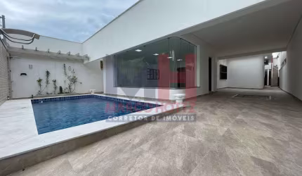 Casa com 3 dorms, Canto do Forte, Praia Grande - R$ 2.5 mi, Cod: 205996