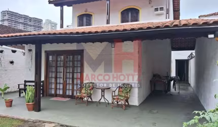 Sobrado com 3 quartos, Canto do Forte, Praia Grande - R$ 1.4 mi, Cod: 207365