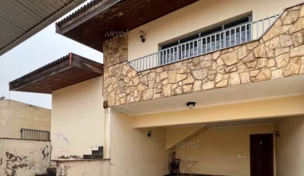 Casa à Venda: Conforto e Lazer!