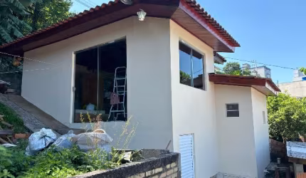 QUITINETE SEMIMOBILIADA