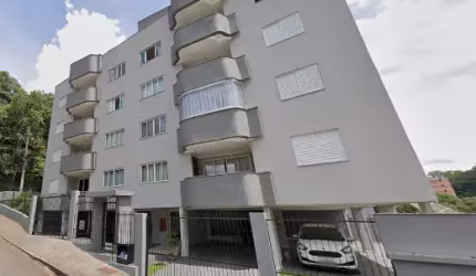 Apartamento semimobiliado para locação