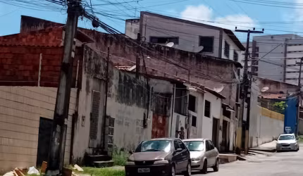 Terreno comercial próximo a AV. Pontes Vieira