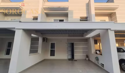 Casa à Venda - Sobrado - Cond. Américo Figueiredo