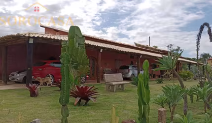 Chácara à Venda - 2.000m² - Piscina - Caguassu
