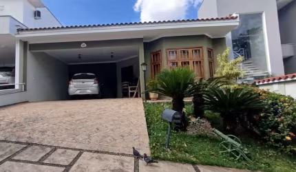 Casa à Venda - Cond. Vila dos Inglezes
