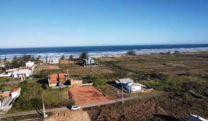 Terreno na praia de Itapirubá, Laguna, Santa Catarina.