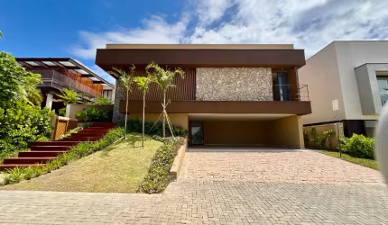 CASA MODERNA l TÉRREA l 4 SUÍTES l PISCINA