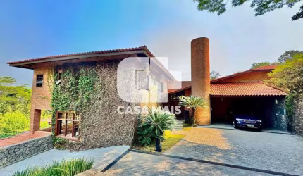 CASA EM CONDOMÍNIO | 4 DORM 7 BANHEIROS E PISCINA