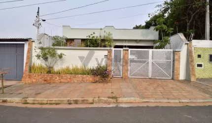 Casa com 3 quartos à venda na Rua Marquês de Pombal, 220, Vila Nogueira, Campinas, 360 m2 por R$ 990.000