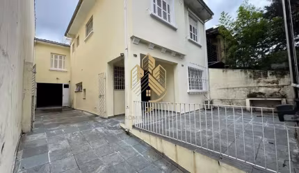Casa para locação em Pinheiros: 5 quartos, 1 suíte, 3 salas, 4 banheiros, 5 vagas de garagem e 150m² de área construída