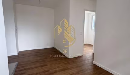 Apartamento à venda em Cidade Patriarca, São Paulo-SP: 2 quartos, 2 salas, 1 banheiro, 1 vaga - 43m². Condomínio com área de lazer completa!