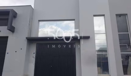 Galpão Comercial para Locação em Itu-SP, Bairro Itu Novo Centro, com Salas, 3 Banheiros, 4 Vagas de estacionamento, 220m² de Área