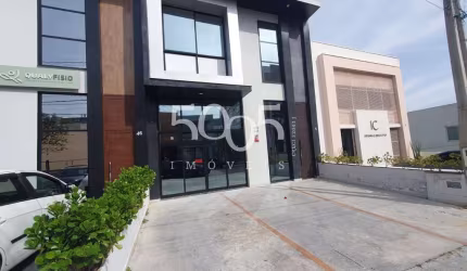 Galpão Comercial para Locação em Itu-SP - Bairro Itu Novo Centro - 3 Salas, 5 Banheiros, 3 Vagas de Garagem - 350m² de Área.