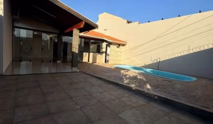 Casa Térrea à Venda