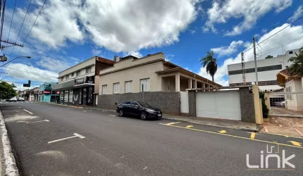 Casarão Residencial com Potencial Comercial