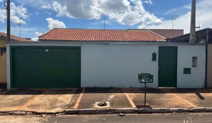 Casa Padrão à Venda