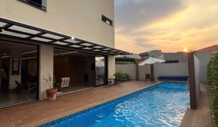 Campos do Conde - Sobrado de alto padrão em Condomínio