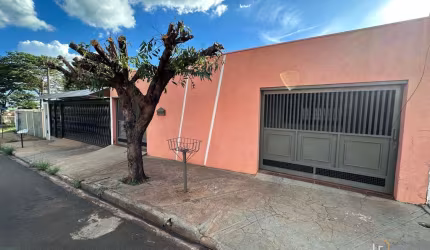 Casa com sala cozinha três dormitórios sendo três suítes garagem lavabo￼