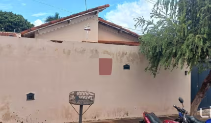 Casa Padrão à Venda
