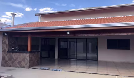 Casa Padrão à Venda