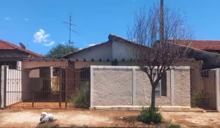 Casa Padrão à Venda