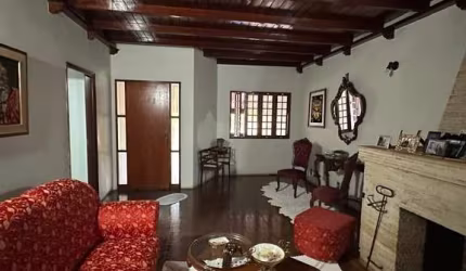 Casa Mista à Venda
