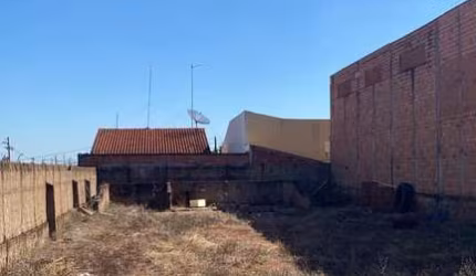Terreno murado 14x40