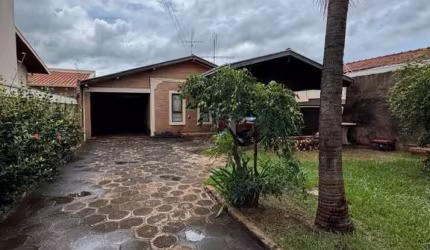 Casa à Venda no Bairro Jockey Club - Barretos/SP