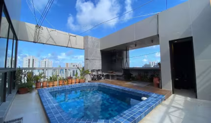 Linda cobertura duplex, recém reformada, em Boa Viagem para venda!