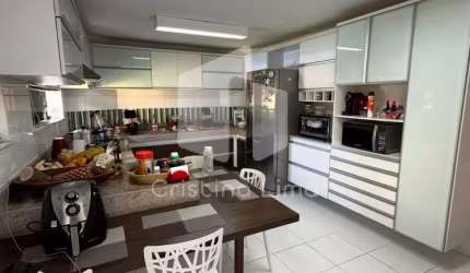 Casa Condomínio Melicio Machado
