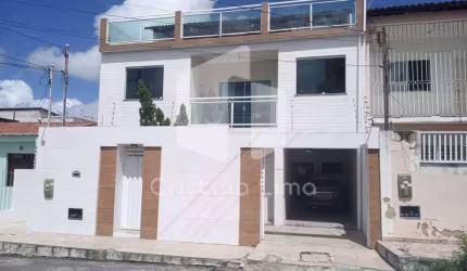 Casa Triplex no bairro Pereira Lobo